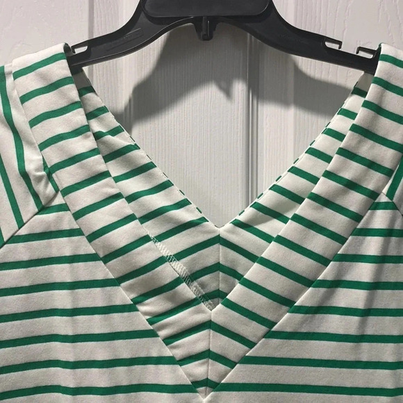 City Chick Blue & White Striped V-Neck Blouse, Size 18 M - Picture 2 of 6